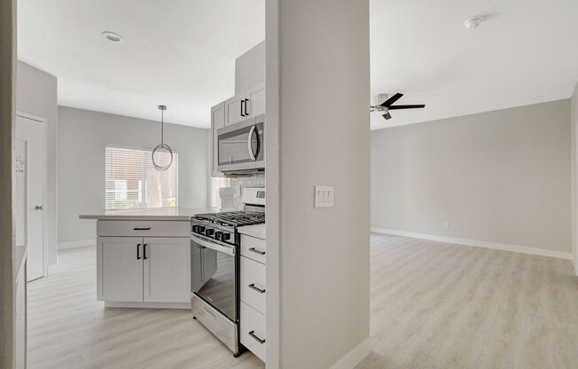 1 bed, 1 bath, $1,475, Unit UNIT 1051