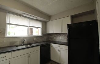 3 beds, 1.5 baths, $1,100, Unit 1904 BUCHER ST