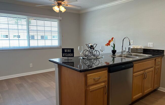 2 beds, 1 bath, 850 sqft, $2,775, Unit F-2