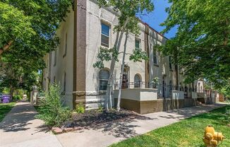 Move-In Special: One months Free Rent!! | Updated Condo in the Highlands!!