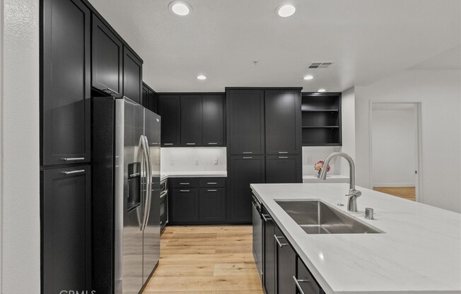 2 beds, 2 baths, 1,050 sqft, $3,250, Unit 206