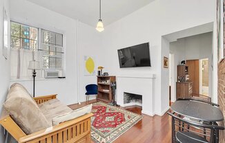 2 beds, 1 bath, $6,395, Unit 1