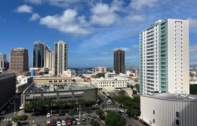 3 beds, 2 baths, $3,400, Unit # 1102