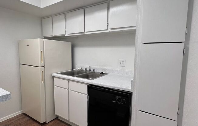 2 beds, 2 baths, 996 sqft, $1,179, Unit 13-079