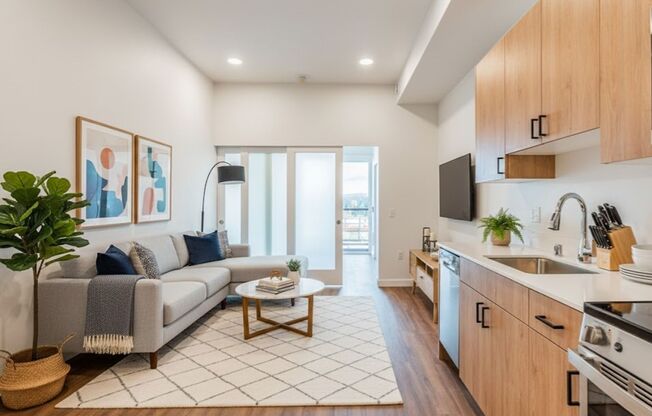 1 bed, 1 bath, 445 sqft, $1,515, Unit atrium court