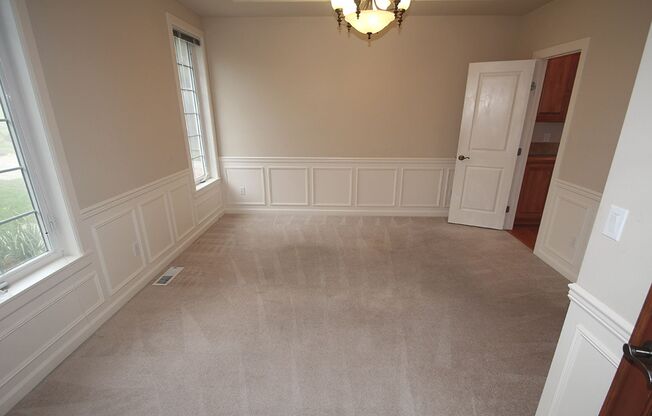 UPDATED CHAFFEY 4 BEDROOOM KINGSTON HOME FOR RENT WITH GREAT VIEWS!