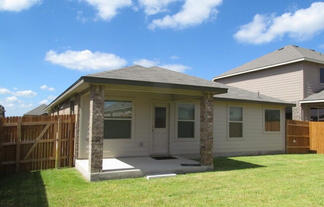 3 beds, 2 baths, $1,595