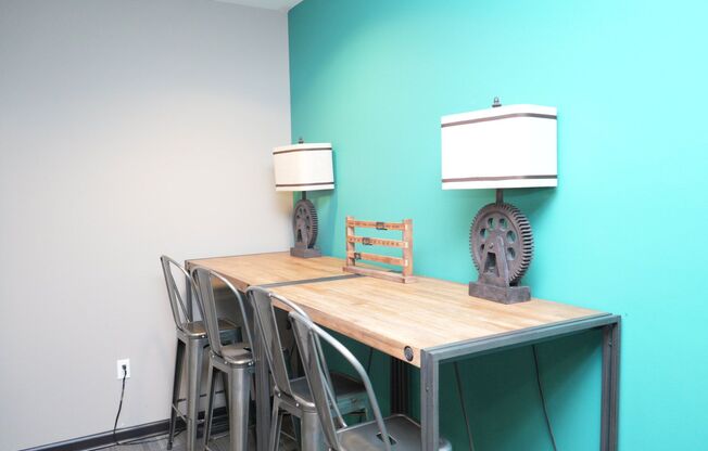 1 bed, 1 bath, 710 sqft, $1,615, Unit Apt #202