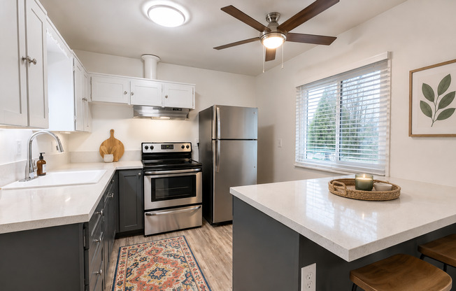 2 beds, 1 bath, 605 sqft, $1,395, Unit 48