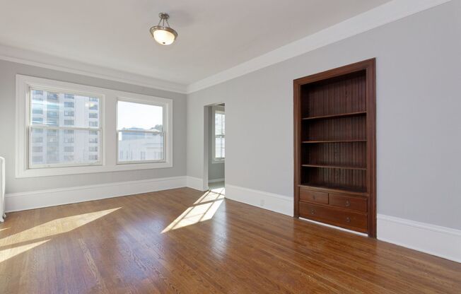 The Commodore - 1501 Madison Street