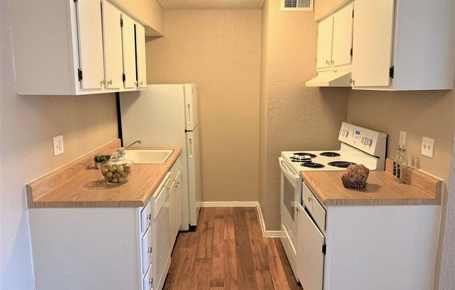 1 bed, 1 bath, 700 sqft, $759, Unit 505