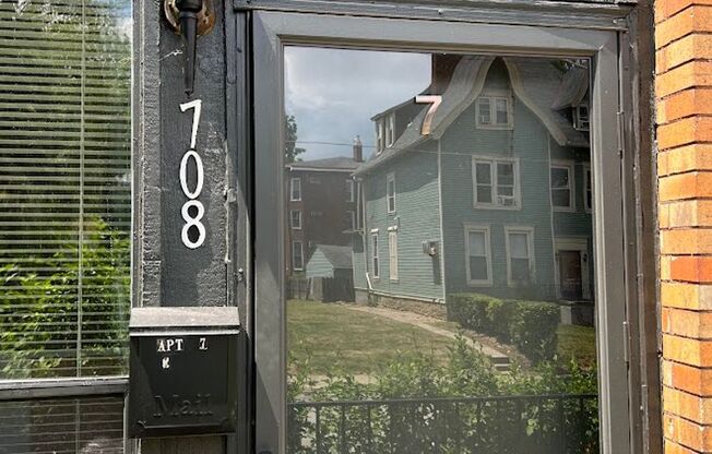 1 bed, 1 bath, $1,550, Unit S7
