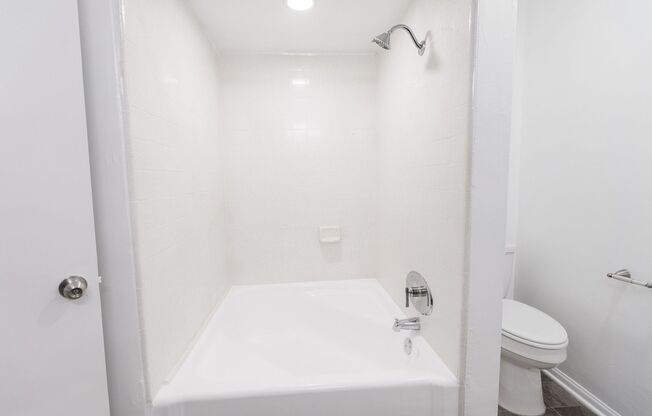 3 beds, 2 baths, 1,300 sqft, $3,698, Unit 202