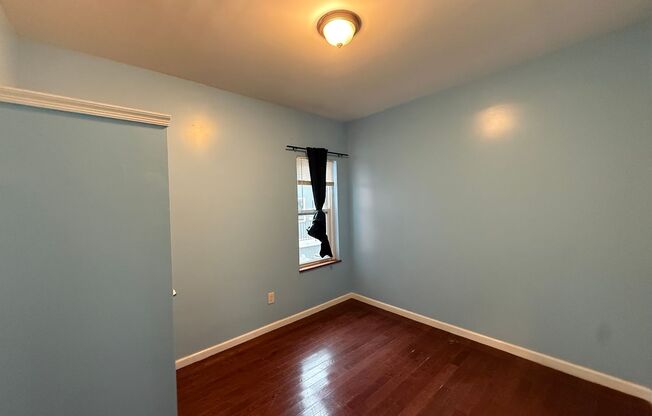 6 beds, 2 baths, 1,600 sqft, $2,000, Unit Unit 3