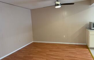 2 beds, 1 bath, $1,025, Unit #V184