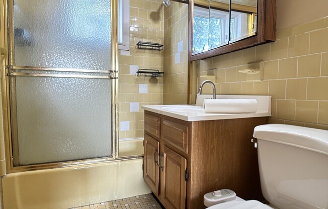 82 Beechcroft St Apt 2