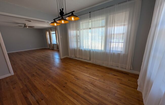 3 bed 1 bath Pre-Leasing