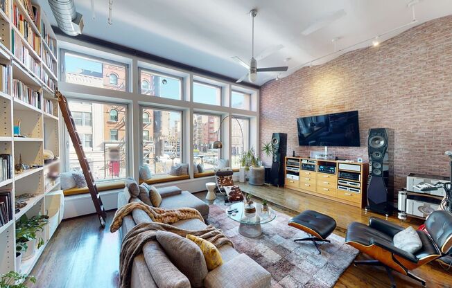 382 LAFAYETTE ST