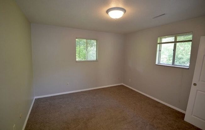 6209-6213 S Sterne Pkwy