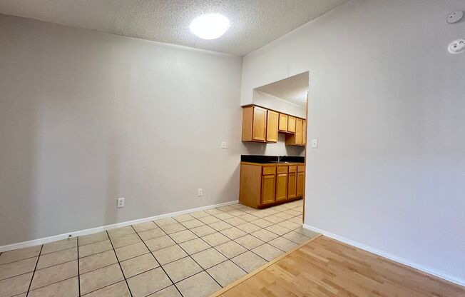2 beds, 1 bath, 875 sqft, $1,430, Unit OCR-245