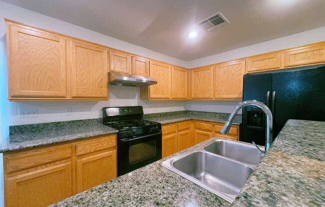 3 Bed 2.5 Bath Single House near Rainbow 215