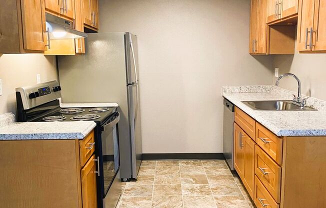 2 beds, 1 bath, 830 sqft, $1,385, Unit P-148