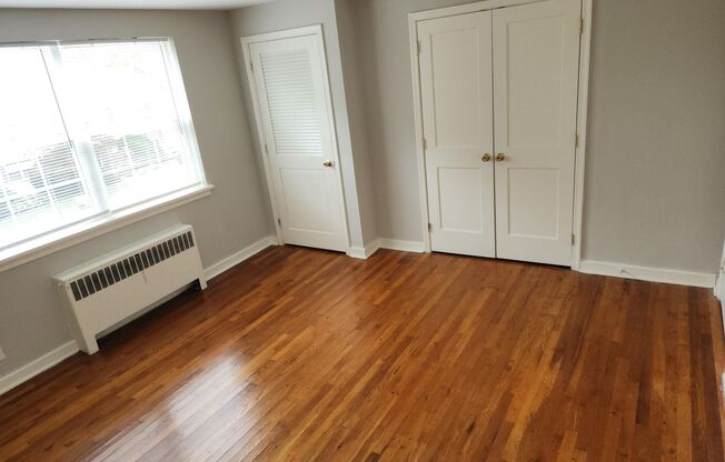 2 beds, 1 bath, 897 sqft, $2,335, Unit G-14