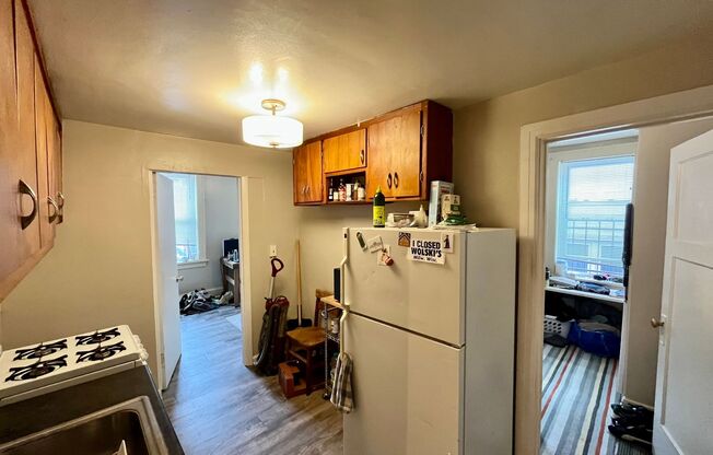2 beds, 1.5 baths, $1,095, Unit 12