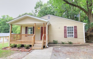 4 bed/2 Bath w/Fenced Yard in Prime Durham Location!