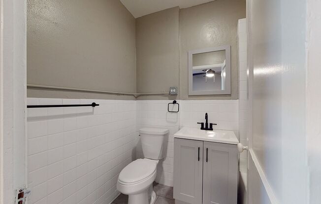 Studio, 1 bath, 290 sqft, $1,025, Unit 27