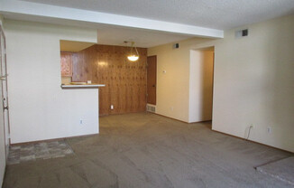 2 beds, 2 baths, 1,020 sqft, $1,900, Unit 921 S Zeno Way