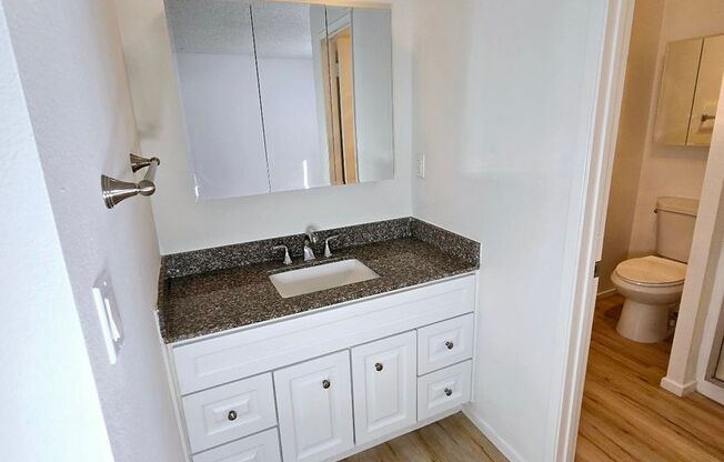 2 beds, 2 baths, 1,000 sqft, $3,195, Unit 205