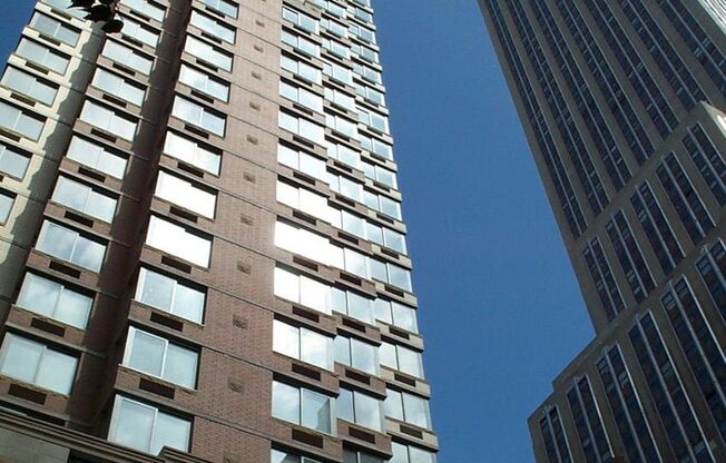 2 beds, 2 baths, $9,000, Unit 32C