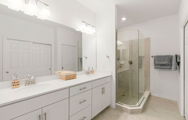 3 beds, 2 baths, $2,950, Unit #201