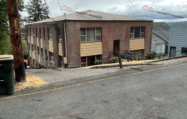 r281i Porter Apartments