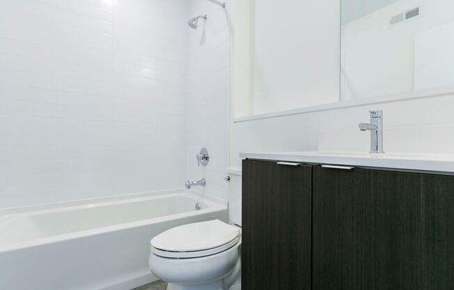 1 bed, 1 bath, 650 sqft, $1,437, Unit 1242 - B