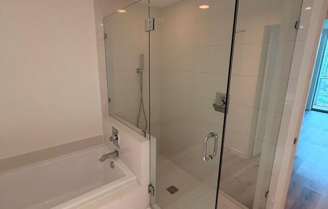 1 bed, 1 bath, $3,450, Unit # 3609