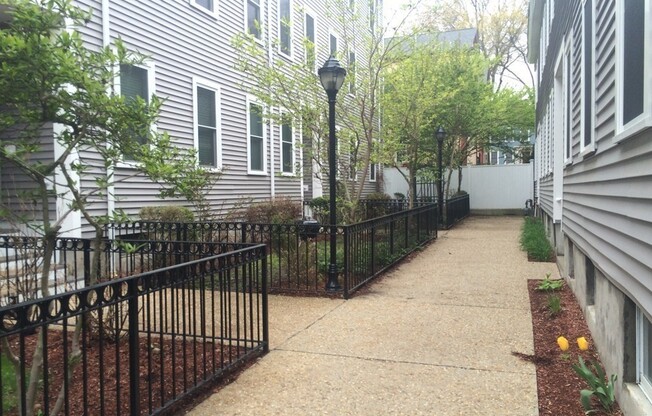7 MULLINS CT