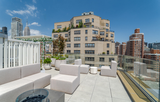 250 E 25 ST