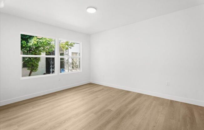 5312 Radford (#554)