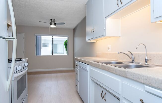 2 beds, 2 baths, 964 sqft, $2,495, Unit 160-02