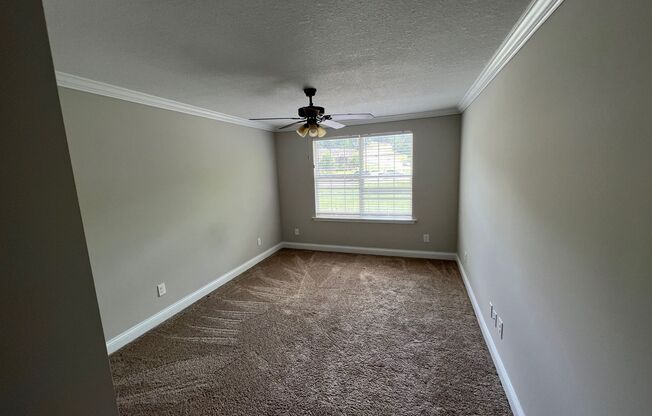 3 beds, 2.5 baths, 2,580 sqft, $2,000, Unit 702-01