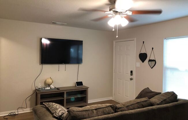 Move in Ready - 3 bedroom 2 bath 1 car garage