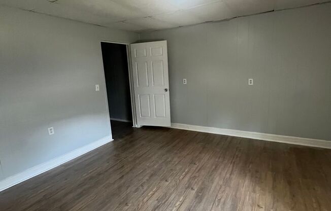 Newly renovated 2/1 in Portland!