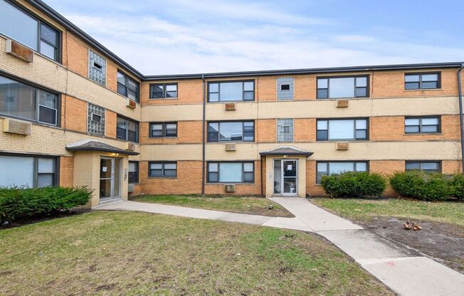 7900 S. Paxton Ave.