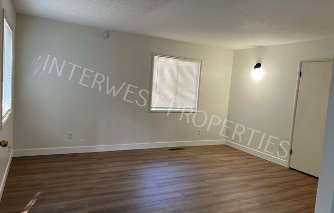 2 beds, 1 bath, 840 sqft, $1,995