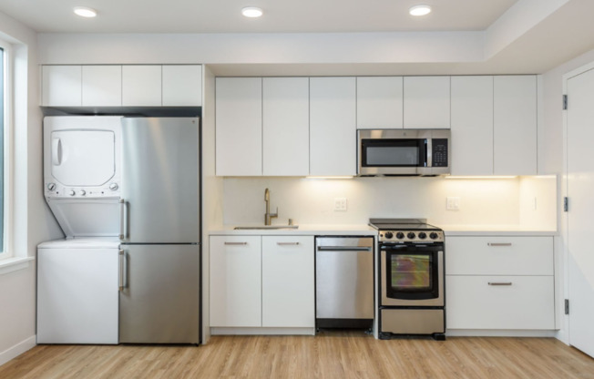 1 bed, 1 bath, 395 sqft, $2,700, Unit 307