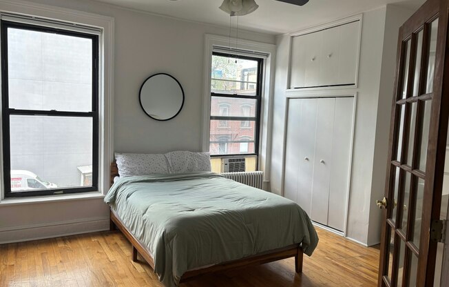 261 SMITH ST