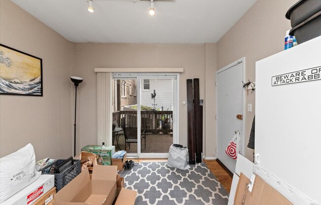 4607 N PAULINA