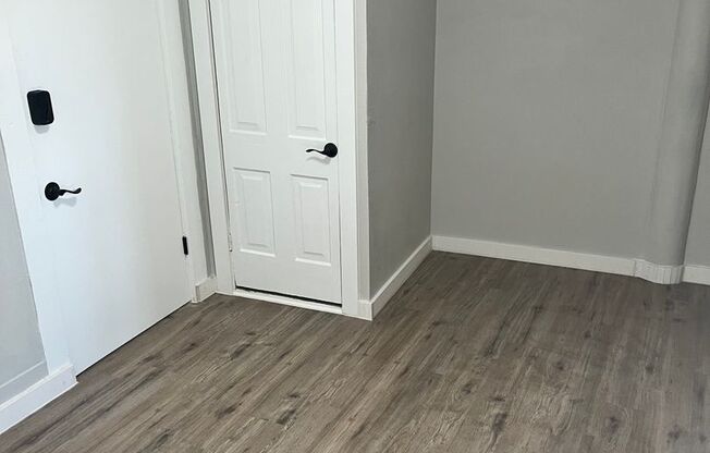 Studio, 1 bath, 312 sqft, $925, Unit 11